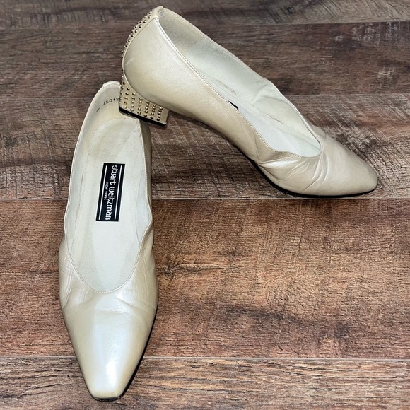 Vintage Pearl Stuart Weitzman 1.5” Gold Studded Heels 80’s in Ivory - Picture 1 of 16